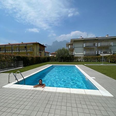 Garden & Pool Perugini Apartment Torbole Sul Garda Ngoại thất bức ảnh
