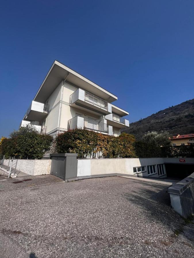Garden & Pool Perugini Apartment Torbole Sul Garda Ngoại thất bức ảnh