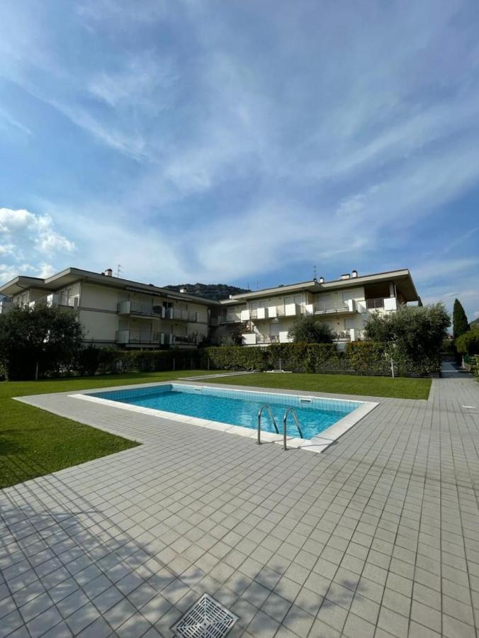 Garden & Pool Perugini Apartment Torbole Sul Garda Ngoại thất bức ảnh